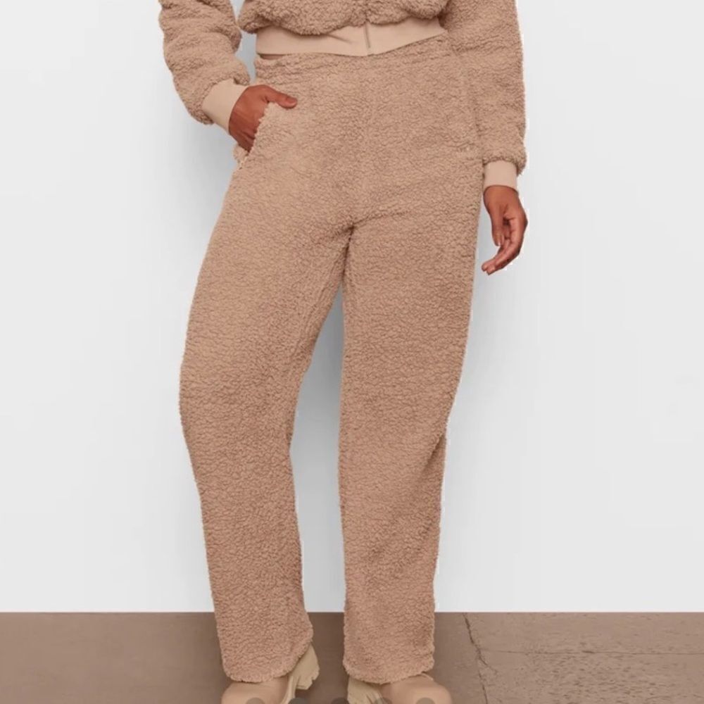 NWT SKIMS Teddy Track Pants fleece Sherpa new